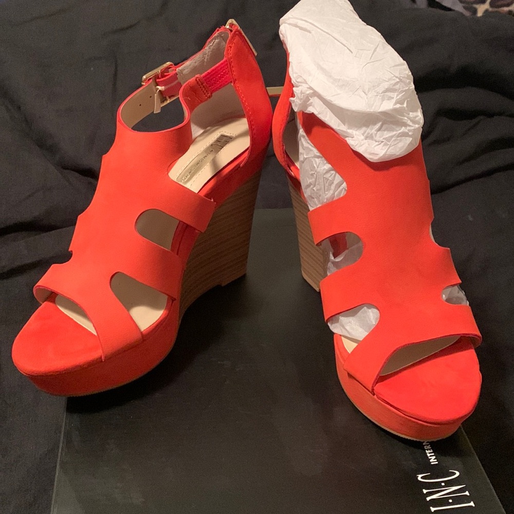 I.N.C. Coral Wedges